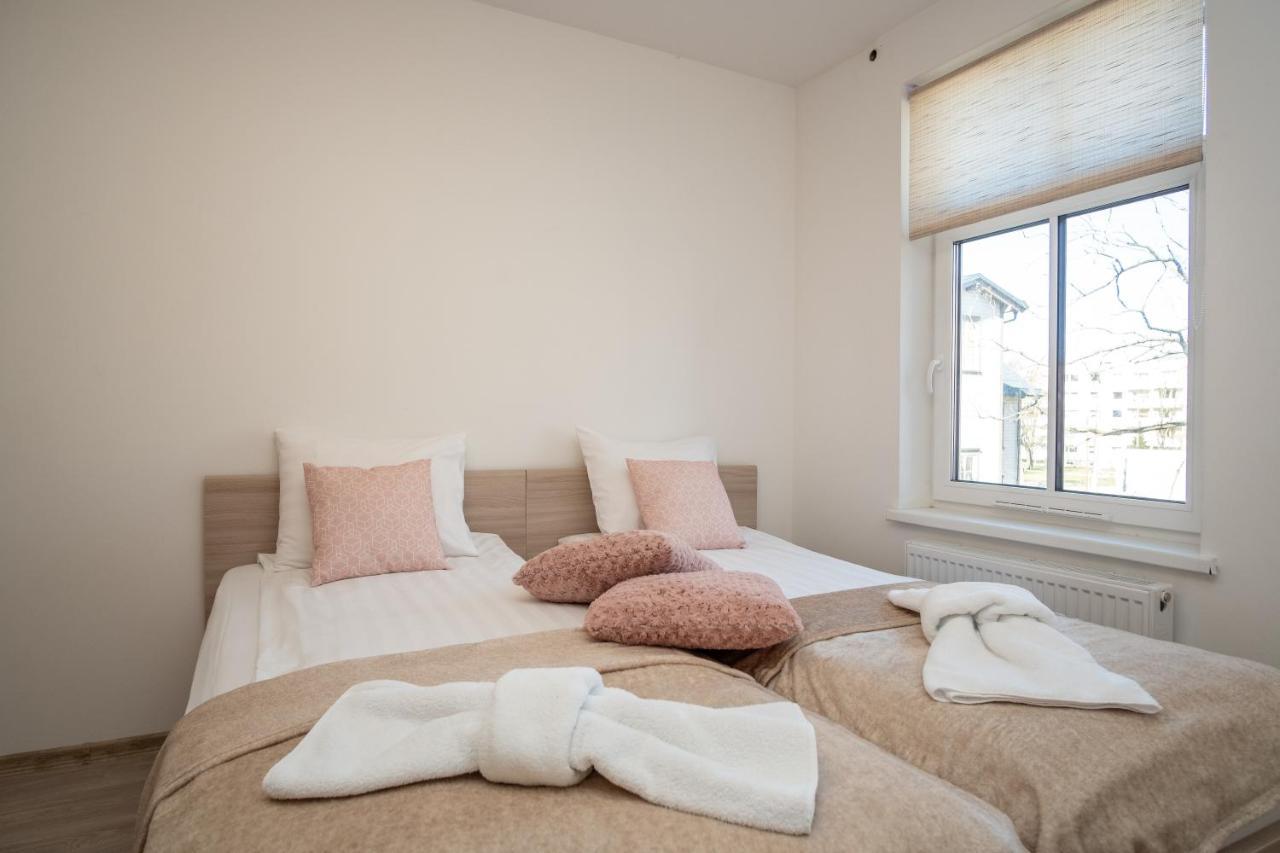 Contact Free Apartments With Free Parking Talin Exterior foto